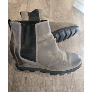 Sorel Joan Of Arctic Distressed Wedged Chelsea‎ Ankle Boot